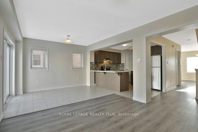 Townhouse for sale at 74-22 Spring Creek Drive, Hamilton, Ontario, L8B 1V7 - Waterdown - MLS: X12708588