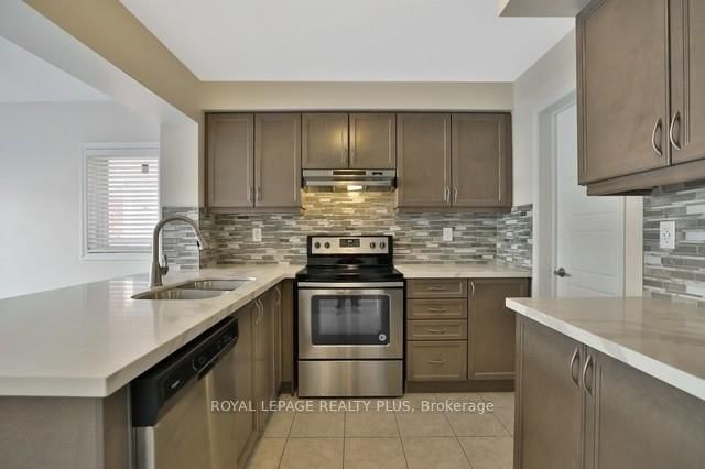 Townhouse for sale at 74-22 Spring Creek Drive, Hamilton, Ontario, L8B 1V7 - Waterdown - MLS: X12708588