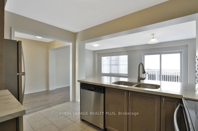 Townhouse for sale at 74-22 Spring Creek Drive, Hamilton, Ontario, L8B 1V7 - Waterdown - MLS: X12708588