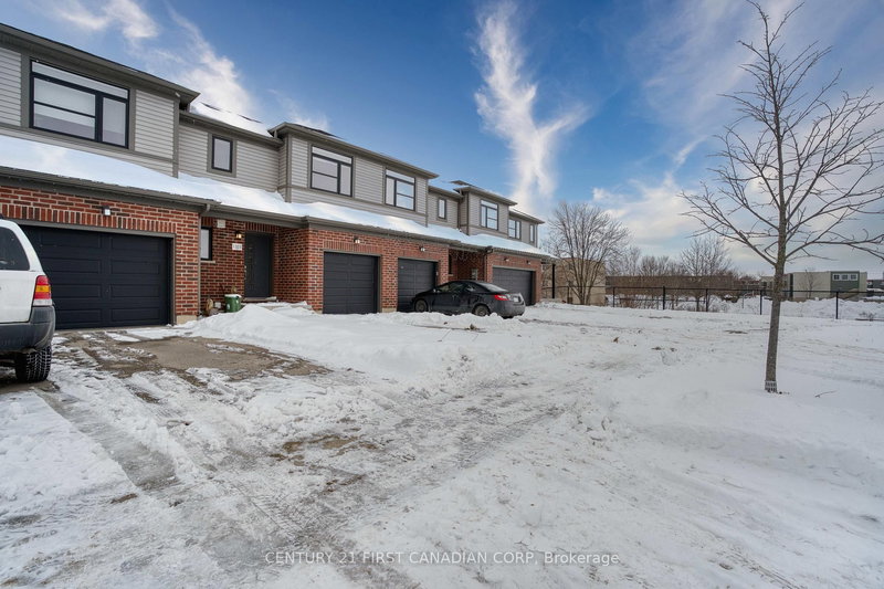 1323 Michael Circ, London East, N5V 0B8 | Image 2