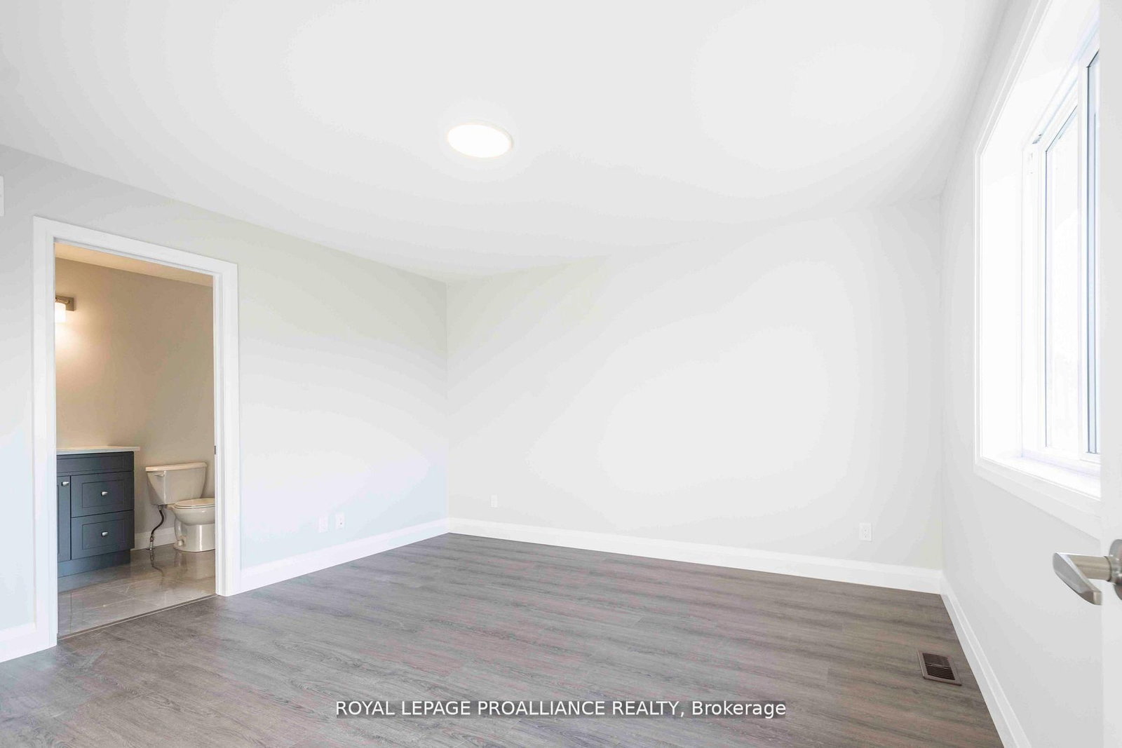 52 Mackenzie John Crescent • Brighton, ON photo 10