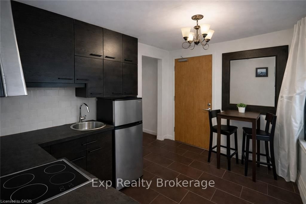 237 James Street N, Unit 4 - Photo 2