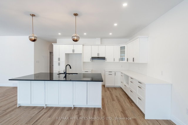 2286 Crewson Crescent