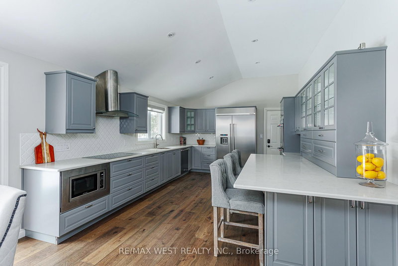 26 Hostein Dr, Hamilton, L9G 2S5 | Image 3