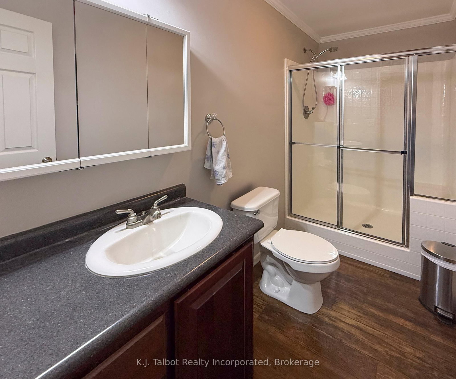 13 Sutton Drive • Ashfield-Colborne-Wawanosh, ON photo 10