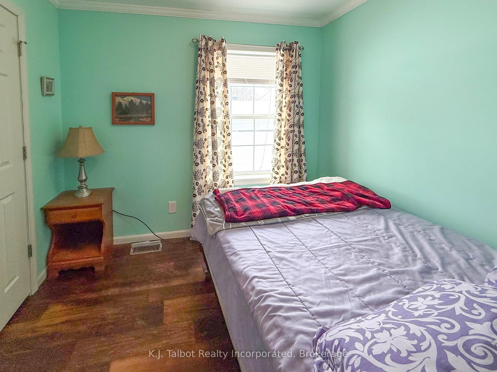 13 Sutton Drive • Ashfield-Colborne-Wawanosh, ON photo 12