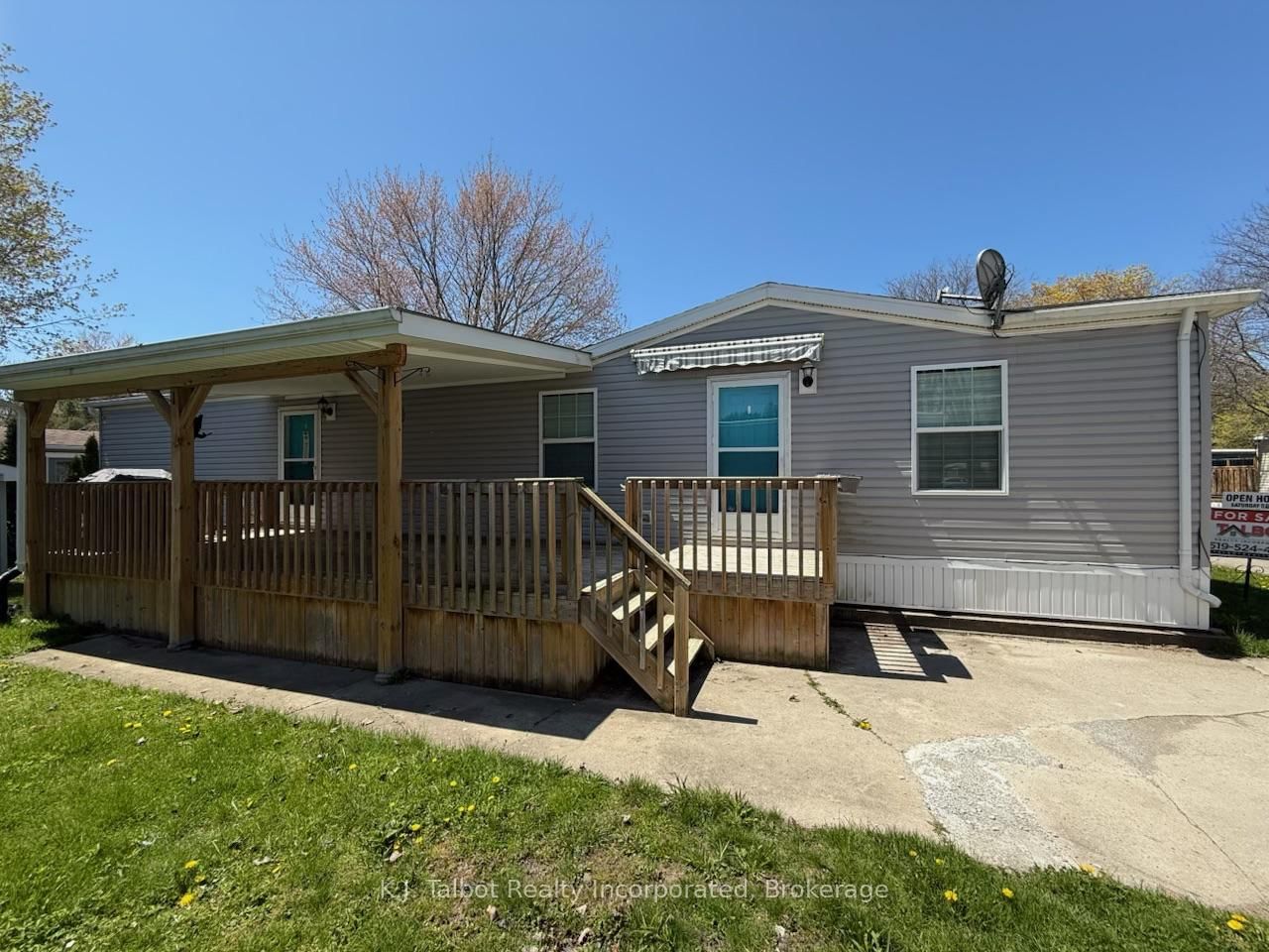 13 Sutton Drive • Ashfield-Colborne-Wawanosh, ON photo 18