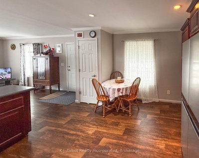 13 Sutton Drive • Ashfield-Colborne-Wawanosh, ON photo 7