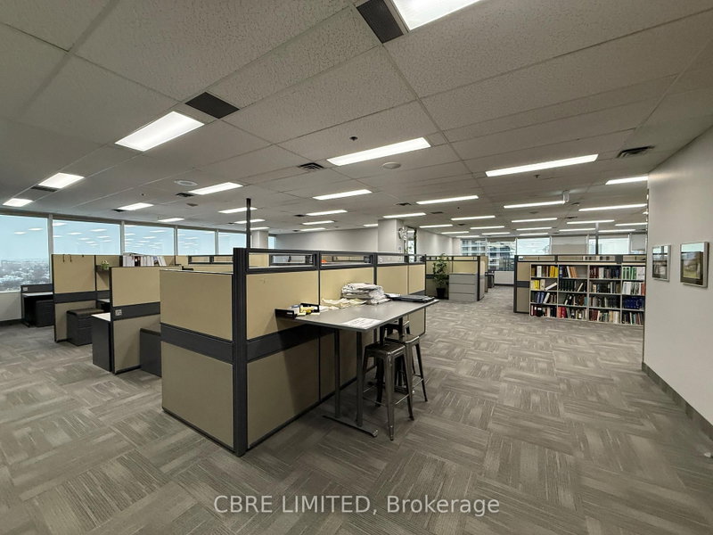 130 DUFFERIN Ave photo 4