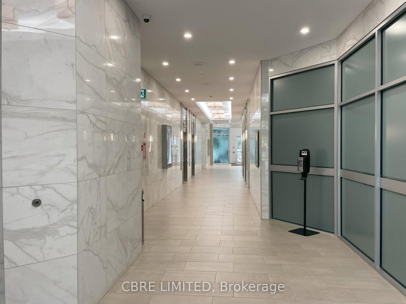 130 DUFFERIN Ave photo 2