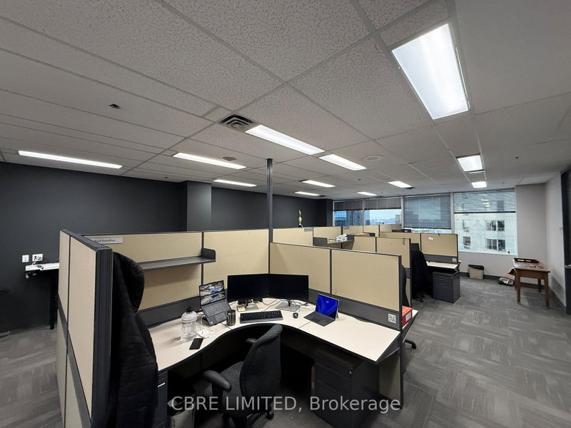 130 DUFFERIN Ave photo 4