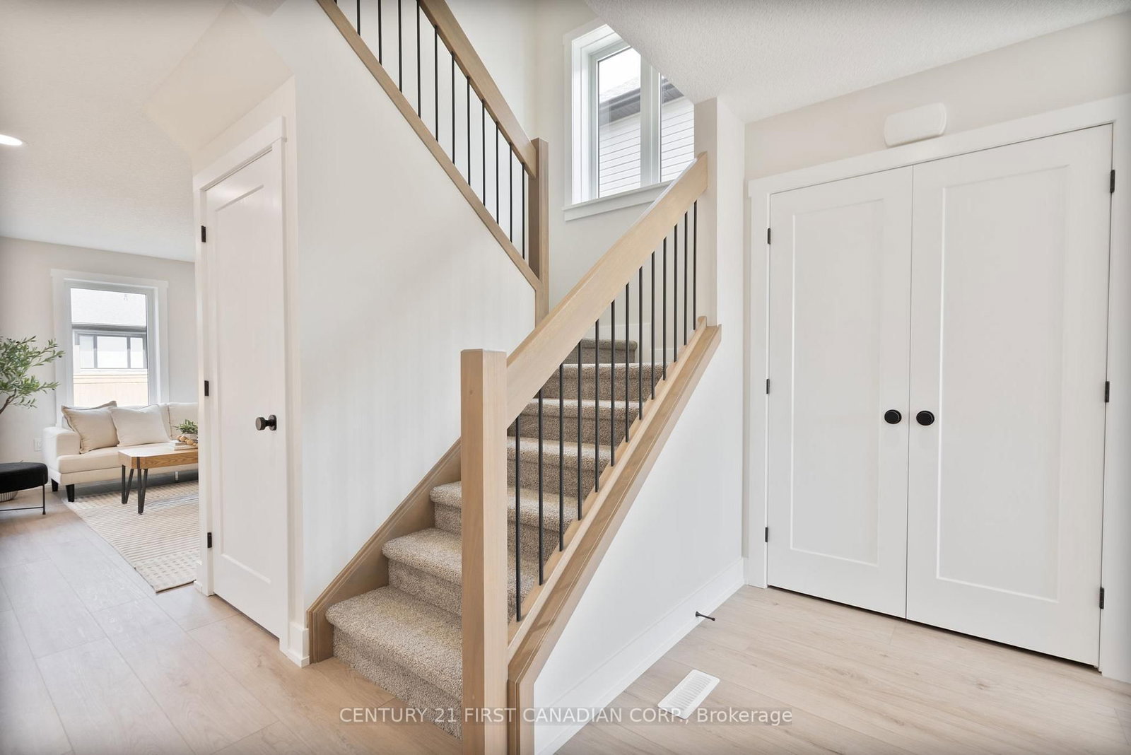 5 Doerr Court • North Middlesex, ON photo 14