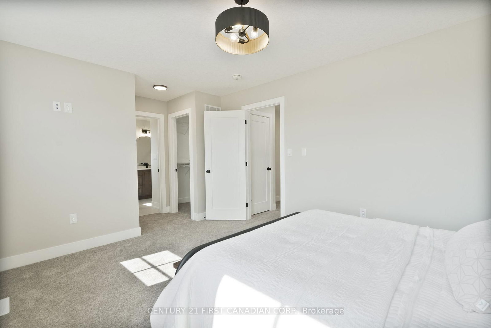 5 Doerr Court • North Middlesex, ON photo 17