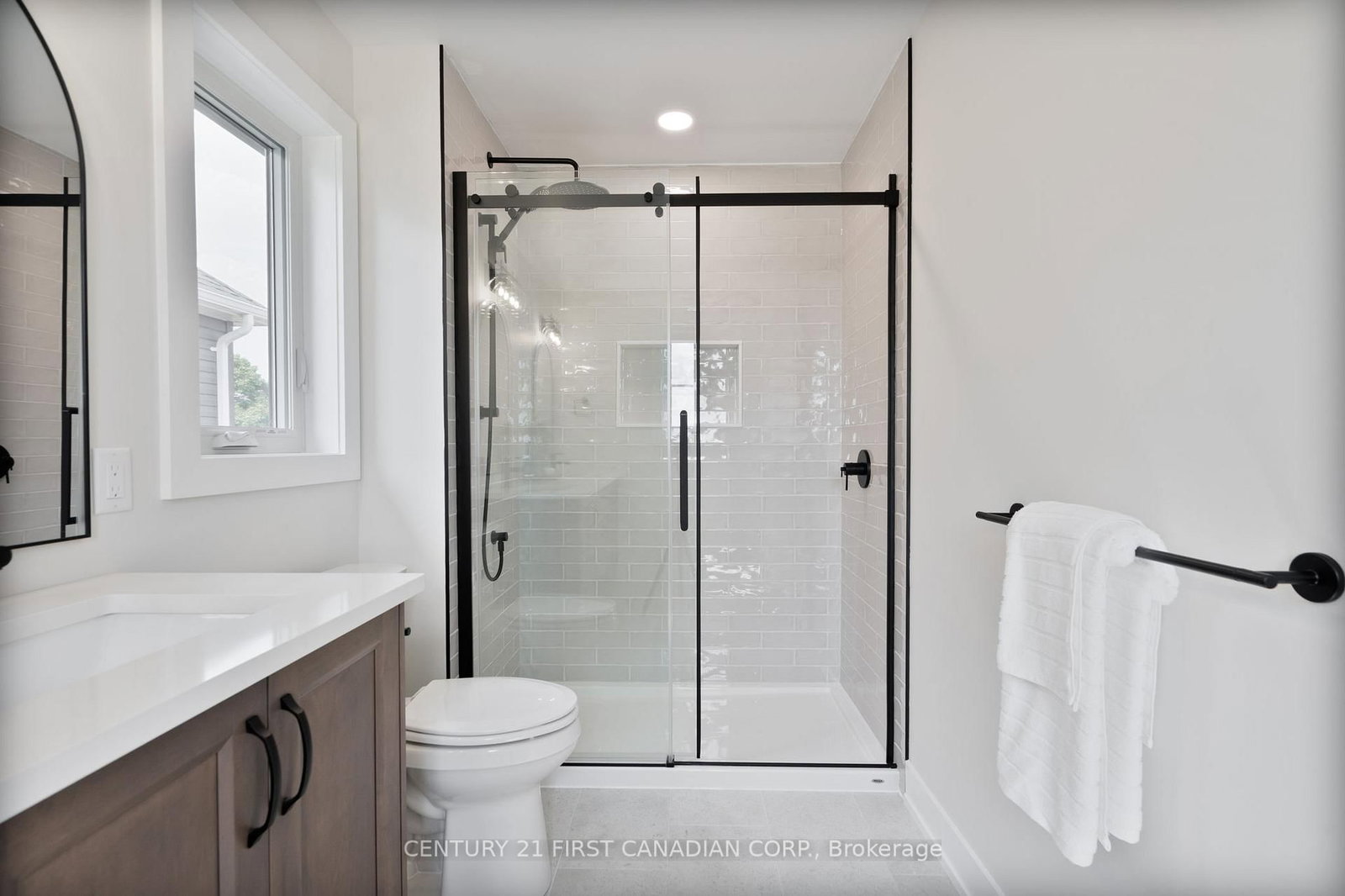 5 Doerr Court • North Middlesex, ON photo 20