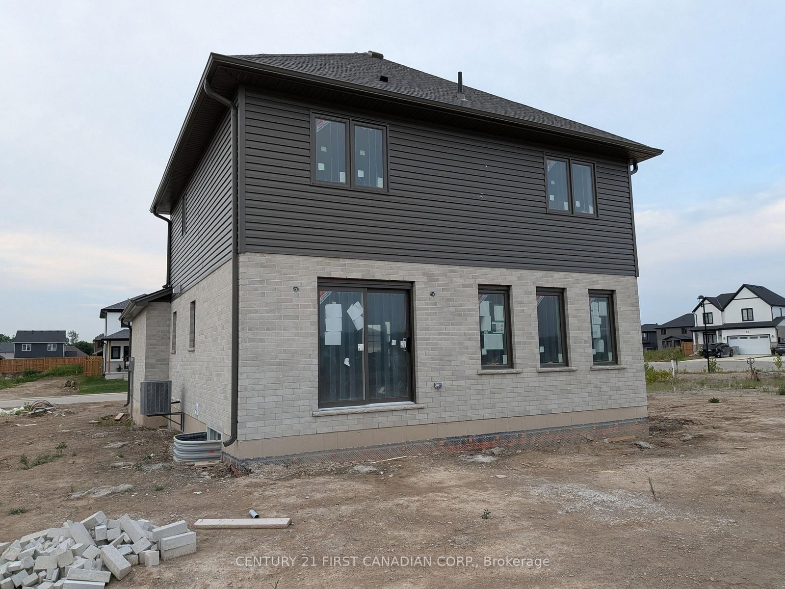 5 Doerr Court • North Middlesex, ON photo 30