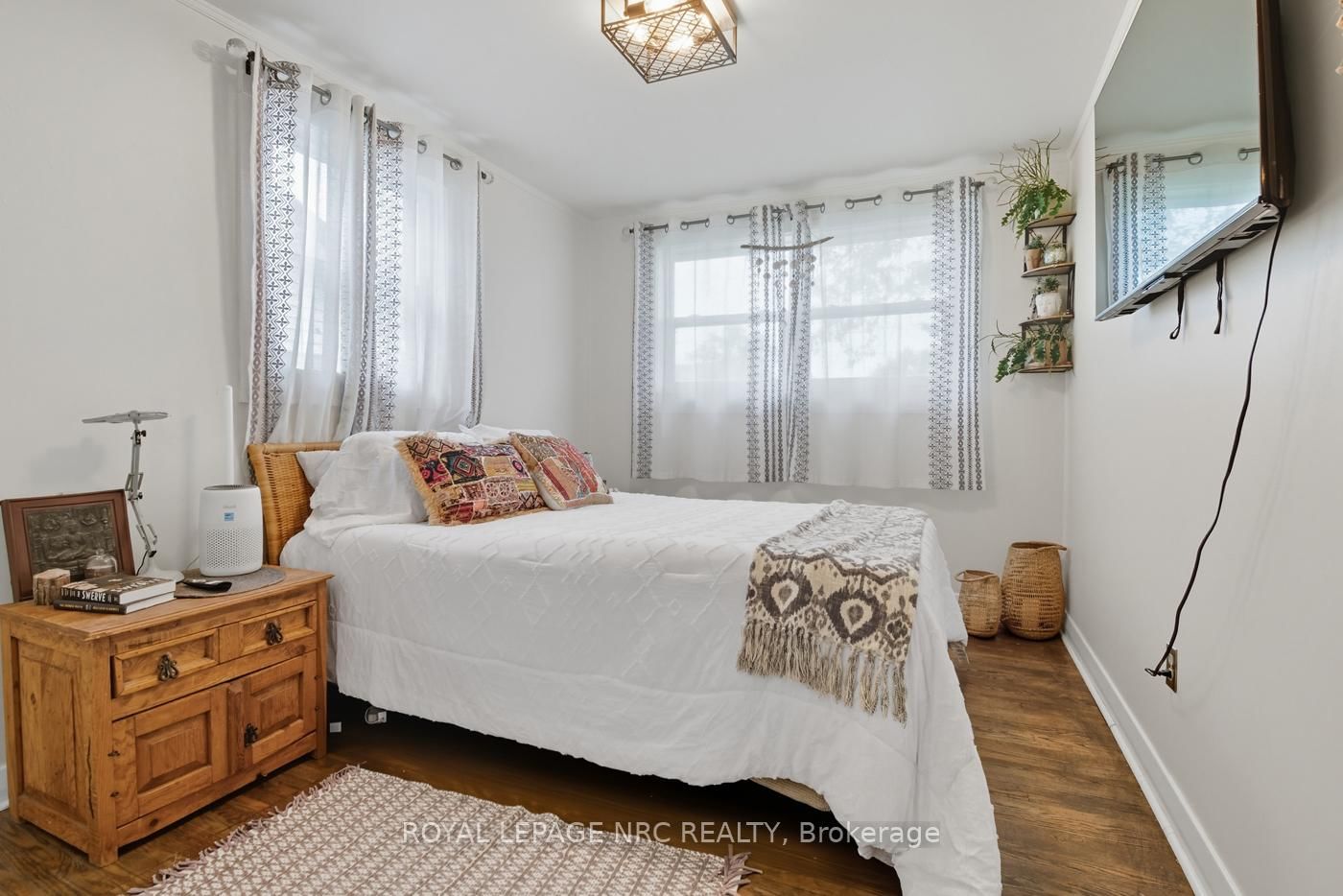 Detached House for sale at 464 Gorham Road, Fort Erie, Ontario, L0S 1N0 - Ridgeway - MLS: X12714042