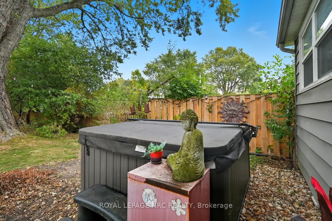 Detached House for sale at 464 Gorham Road, Fort Erie, Ontario, L0S 1N0 - Ridgeway - MLS: X12714042