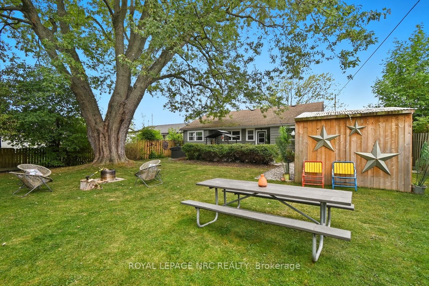 Detached House for sale at 464 Gorham Road, Fort Erie, Ontario, L0S 1N0 - Ridgeway - MLS: X12714042