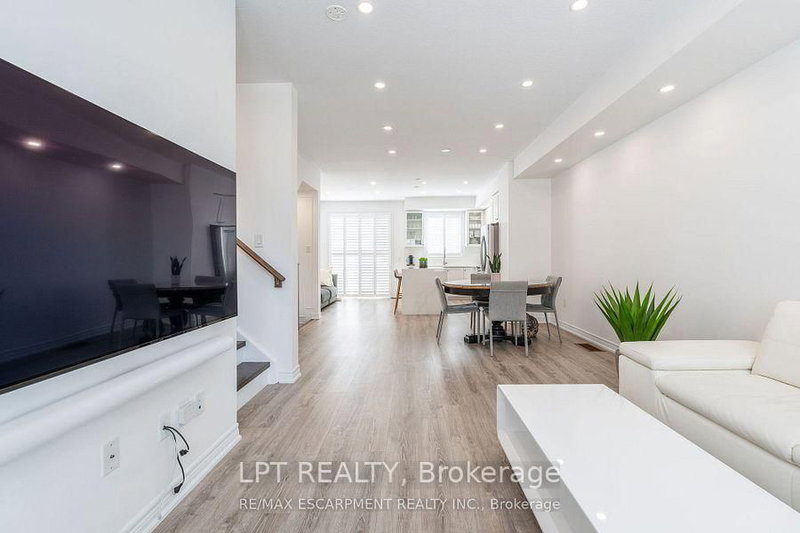 16 Place Polonaise Dr, Grimsby, L3M 0H3 | Image 2