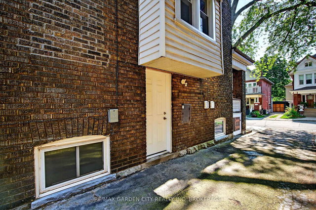 LOWER - 104 Carrick Avenue