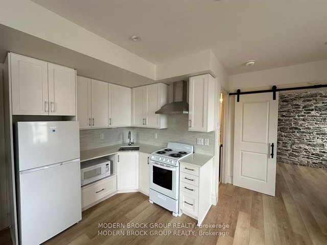 102 - 5 Clothier Street W