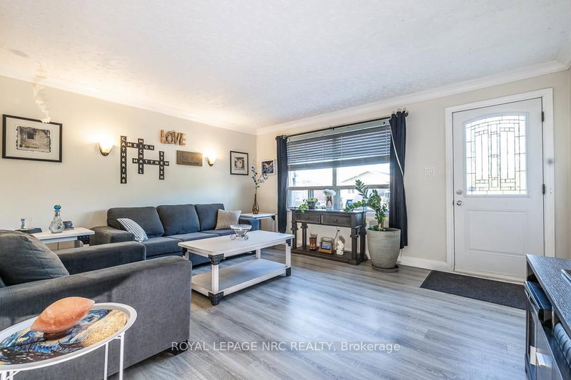14 Oakwood Ave, St. Catharines, L2P 1L1 | Image 2