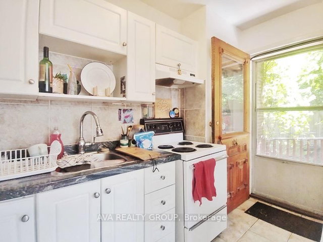 554 Highcroft Avenue