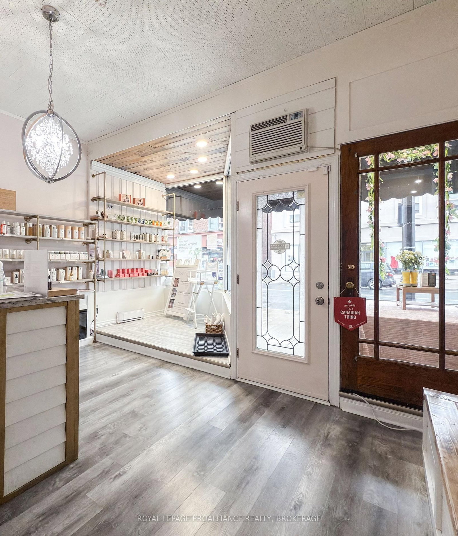 48 Dundas Street E - Photo 17