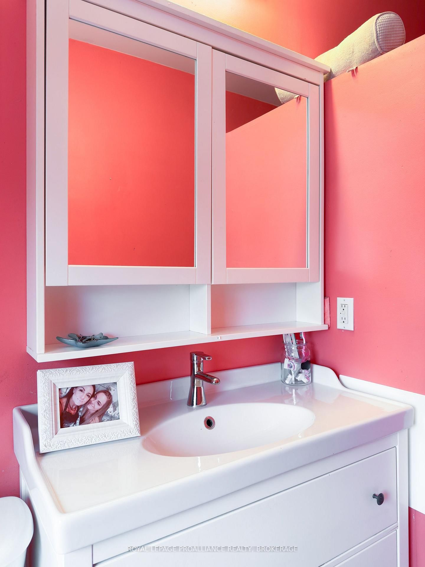 48 Dundas Street E - Photo 15