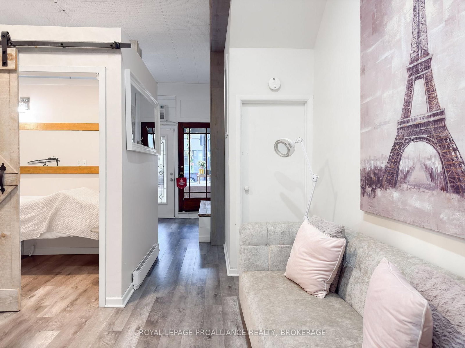 48 Dundas Street E - Photo 18