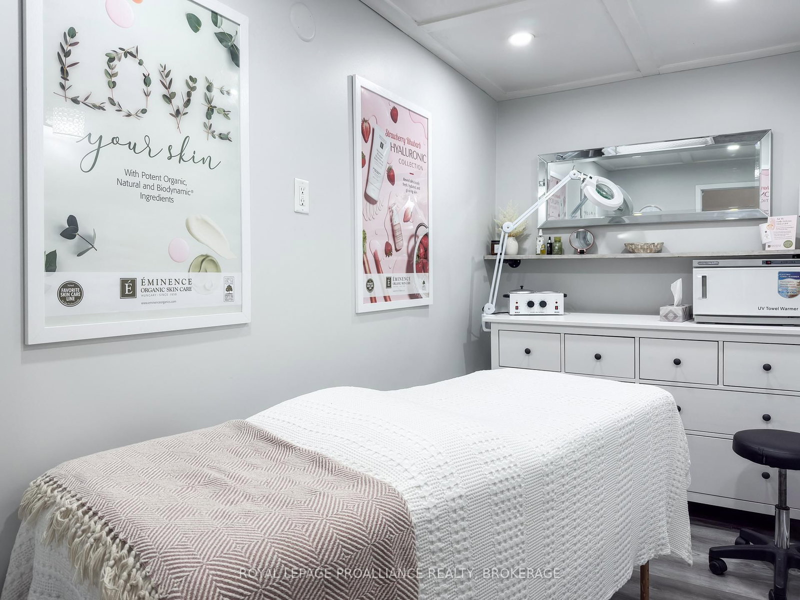 48 Dundas Street E - Photo 22