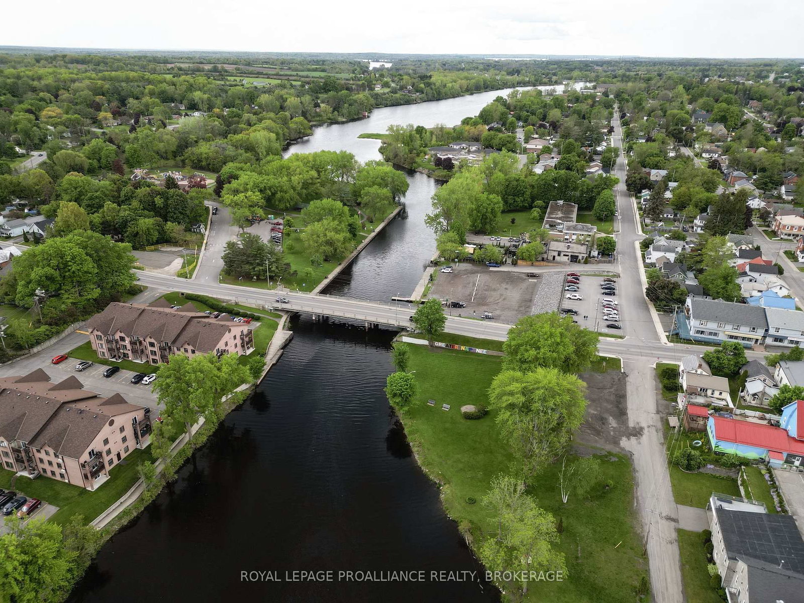 48 Dundas Street E - Photo 29