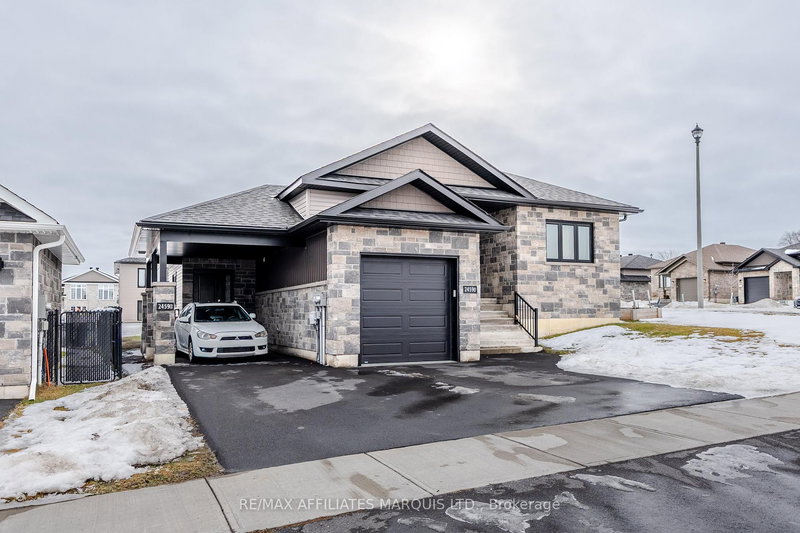 2459 Watson Cres, Cornwall, K6H 0H9 | Image 3