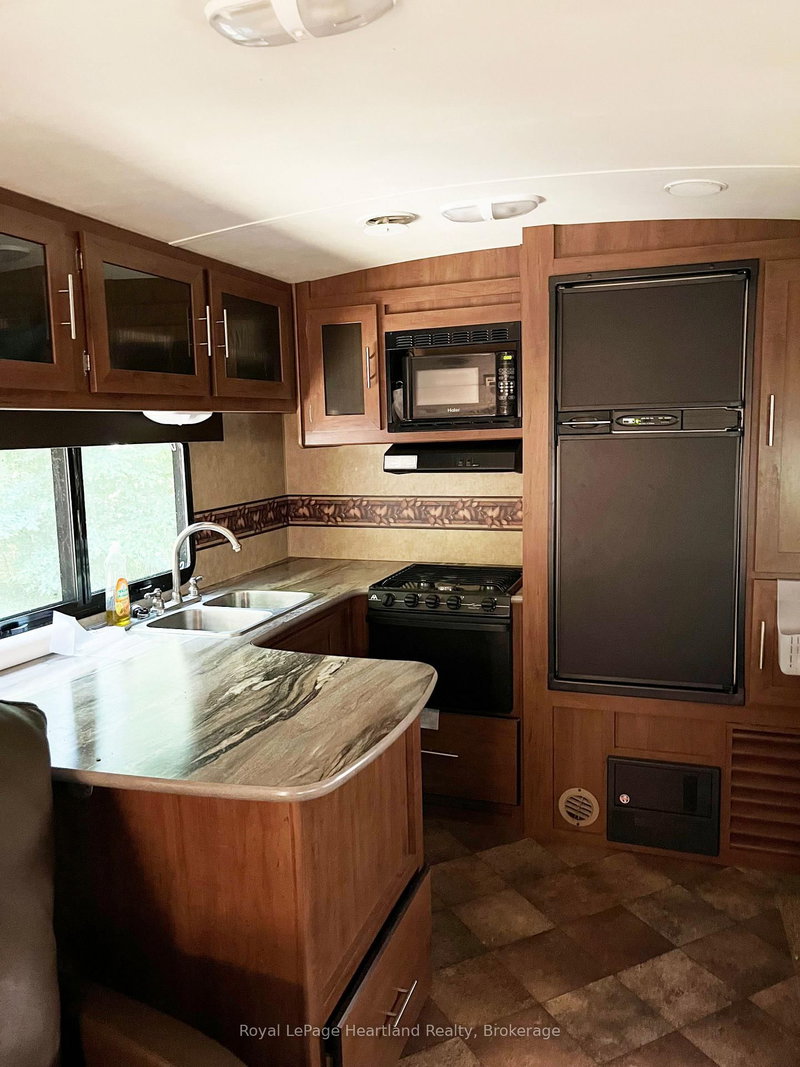 6 Lighthouse Cove Rd, Bluewater, N0M 1G0 | Image 2