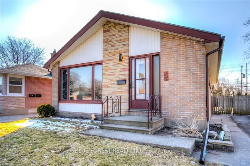 home for lease on 125 Irving Place