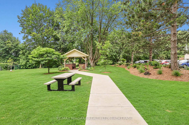 1003 - 365 Geneva St, St. Catharines, L2N 5S7 | Image 2