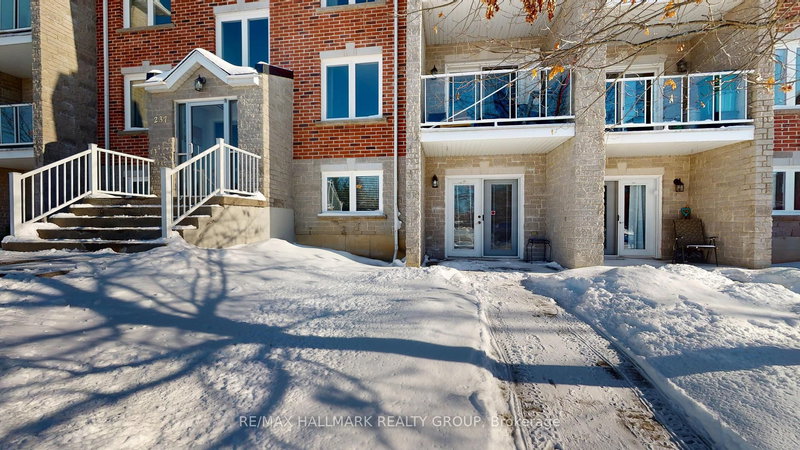 1102 - 237 Oak St W, Gananoque, K7G 2R5 | Image 2