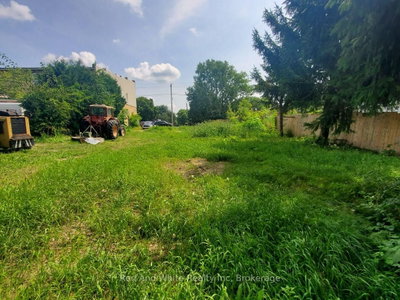 527 Florence Road • Dawn-Euphemia, ON photo 2