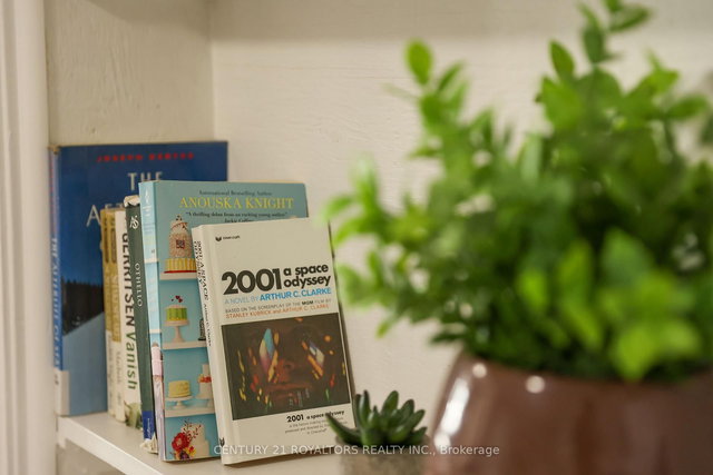 5283 Buchanan Avenue