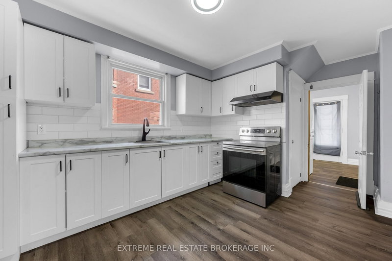 Main - 221 Hellems Ave, Welland, L3B 3B6 | Image 3