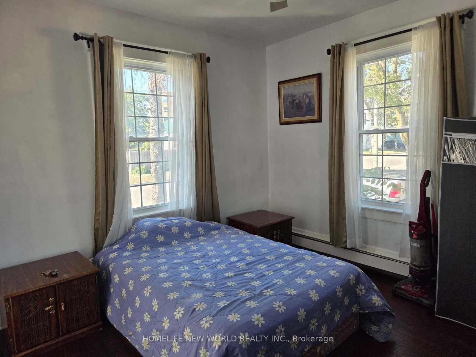 Detached House for sale at 19 Flindall Street, Quinte West, Ontario, K8V 3E2 - Trenton Ward - MLS: X12718556