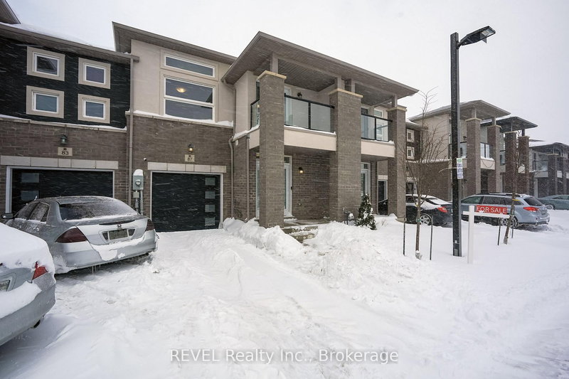 87 Renfrew Tr, Welland, L3C 0K2 | Image 2