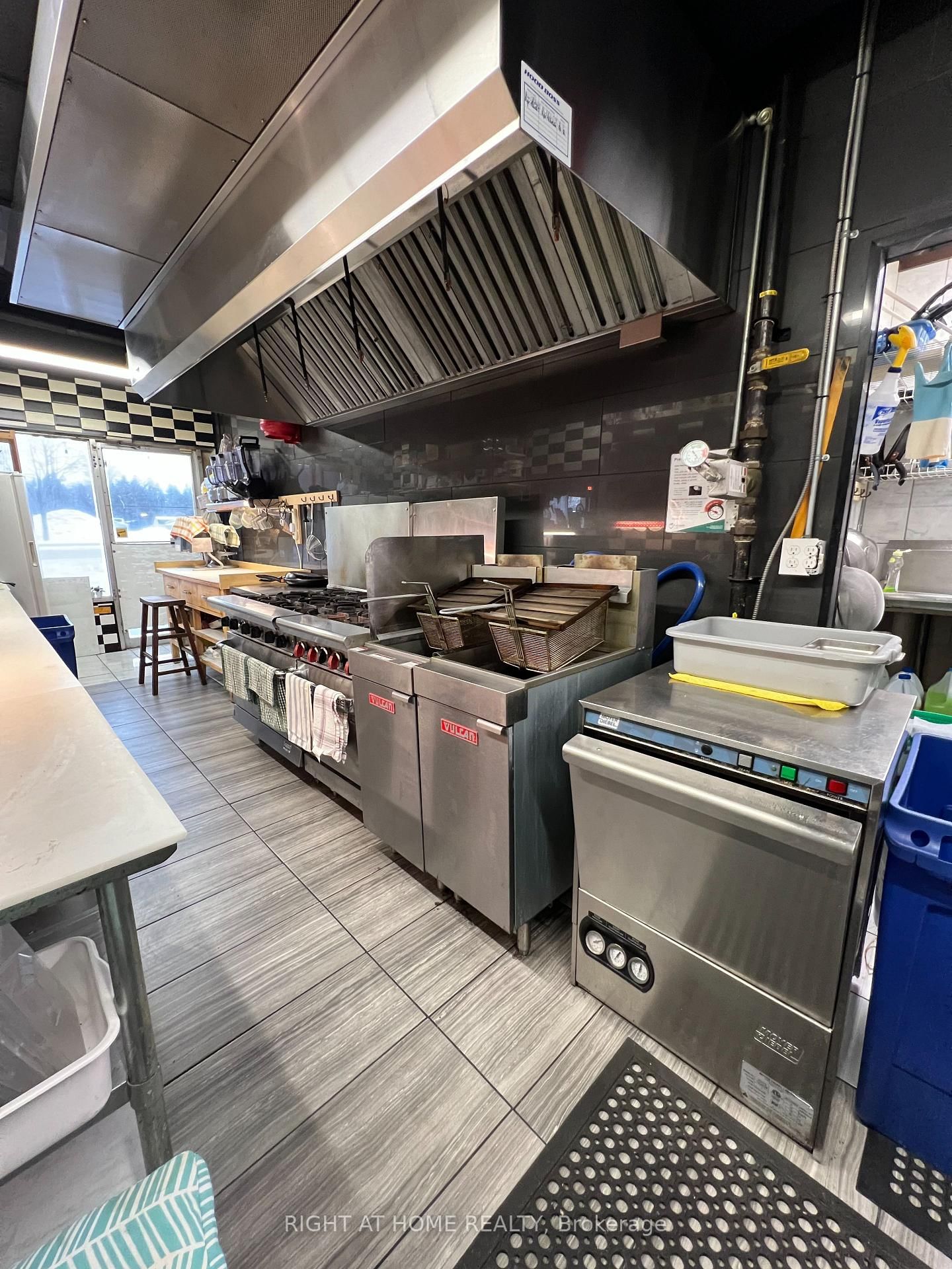 543 Speedvale Avenue E - Photo 11