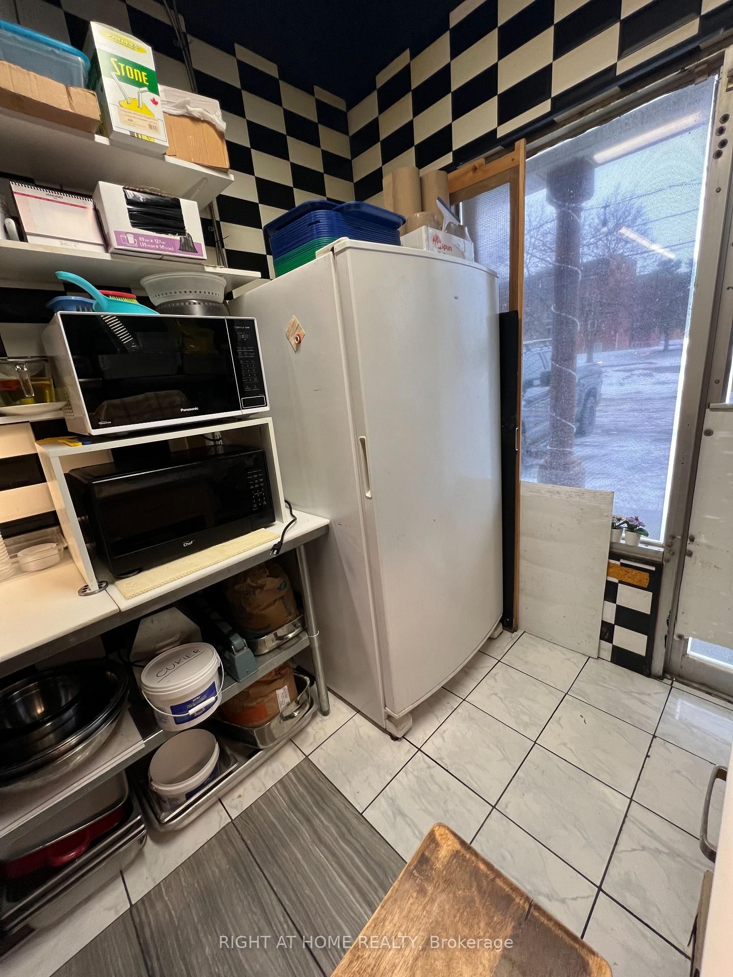 543 Speedvale Avenue E - Photo 14