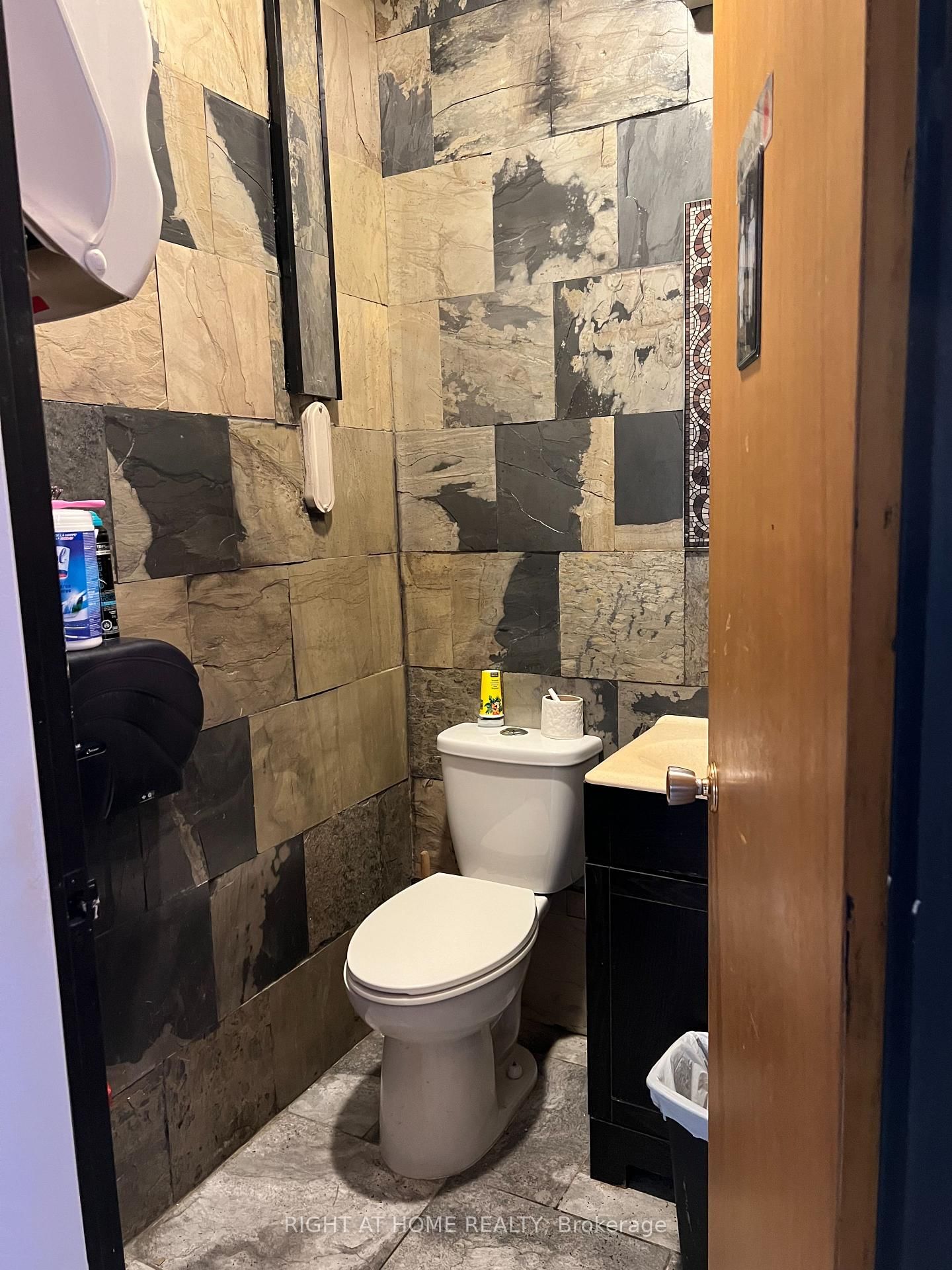 543 Speedvale Avenue E - Photo 17