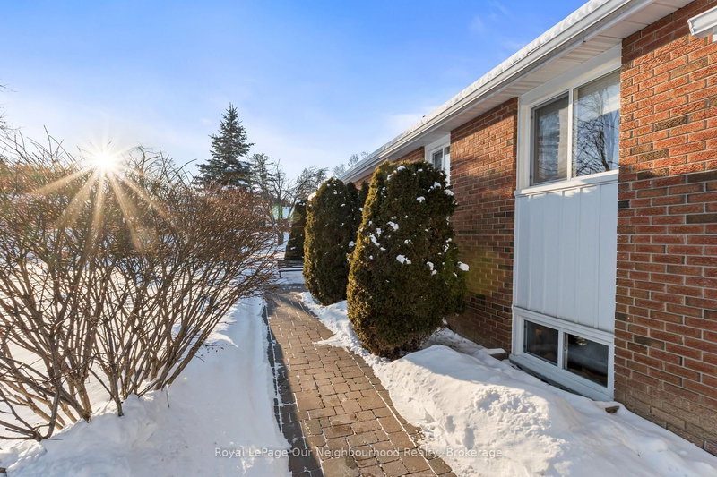909 Whitefield Dr, Peterborough, K9J 7W1 | Image 3