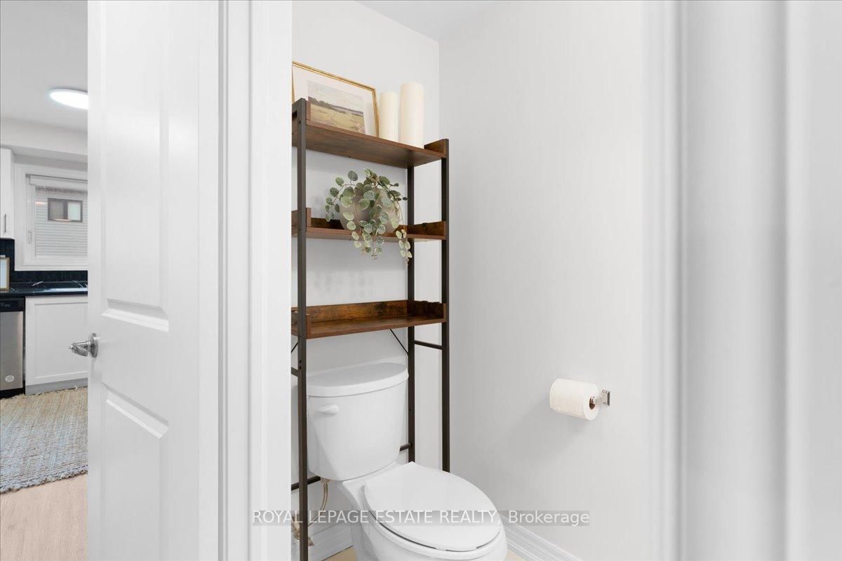 Townhouse for sale at 39 Radison Lane, Hamilton, Ontario, L8H 0B5 - McQuesten - MLS: X12720044