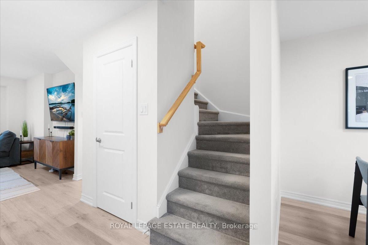 Townhouse for sale at 39 Radison Lane, Hamilton, Ontario, L8H 0B5 - McQuesten - MLS: X12720044