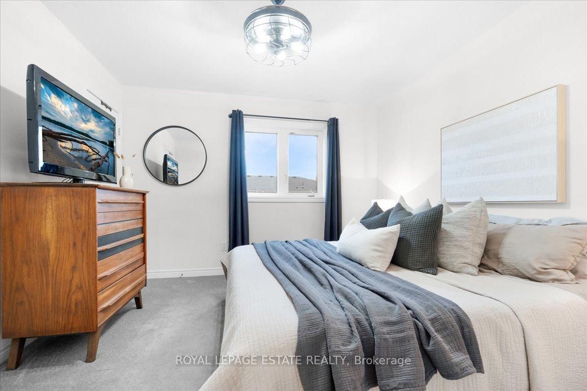 Townhouse for sale at 39 Radison Lane, Hamilton, Ontario, L8H 0B5 - McQuesten - MLS: X12720044