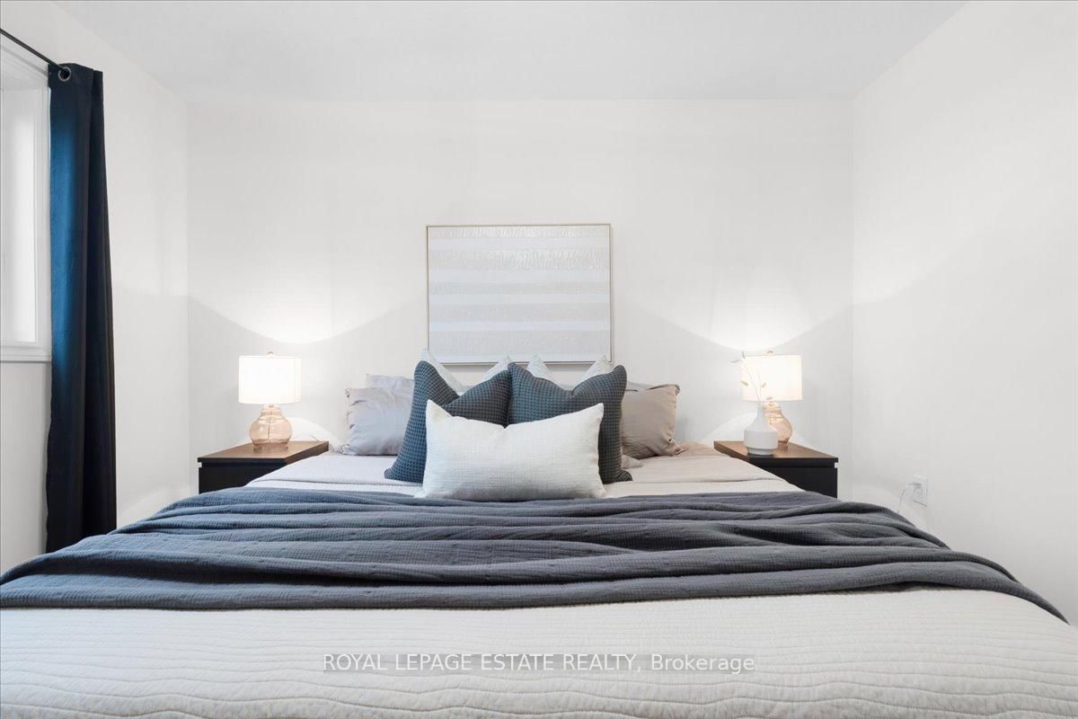 Townhouse for sale at 39 Radison Lane, Hamilton, Ontario, L8H 0B5 - McQuesten - MLS: X12720044